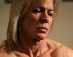 A female bodybuilder learns a few things as she’s building up all that massive female muscle in the gym. One thing a mature female bodybuilder like Clarkflex learns is that it’s great to pose naked and show what all those hours of training have done for your legs, biceps, and strength. Don’t you agree?
